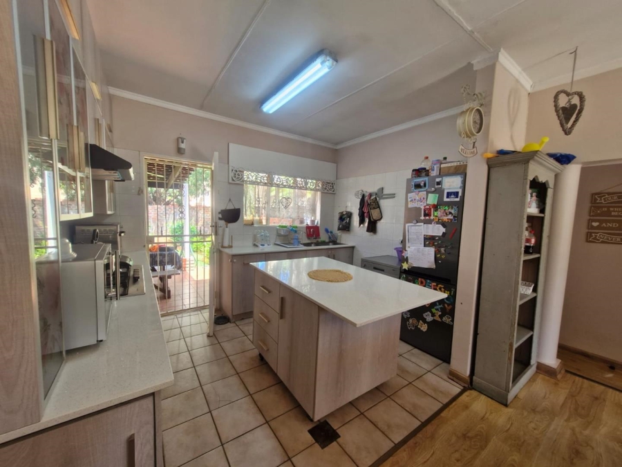 3 Bedroom Property for Sale in Rhodesdene Northern Cape